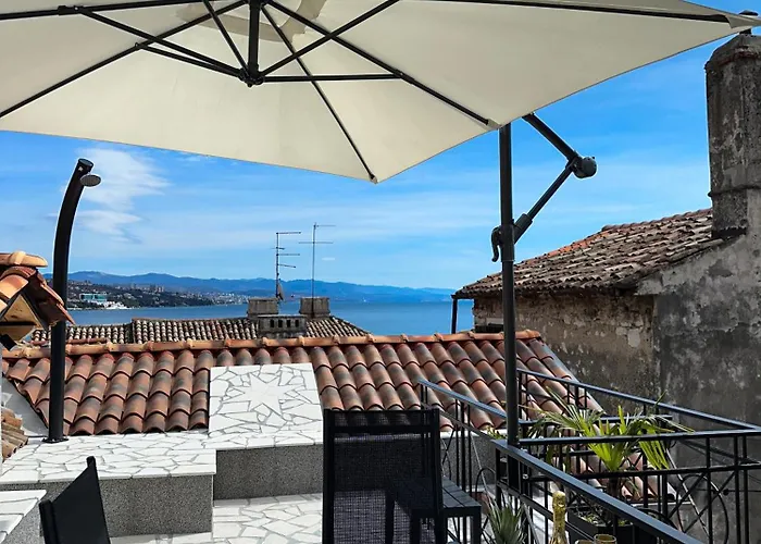 Volos, Roof Terrace, Sea View, Private Parking Lägenhet *