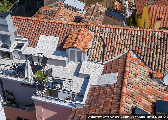 Lägenhet Volos, Roof Terrace, Sea View, Private Parking *