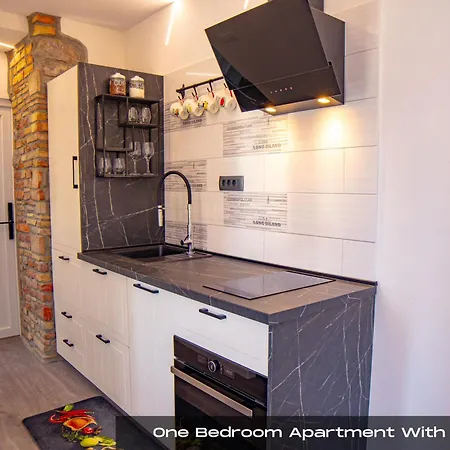 Volos, Roof Terrace, Sea View, Private Parking アパート