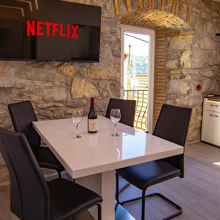 Volos, Roof Terrace, Sea View, Private Parking アパート