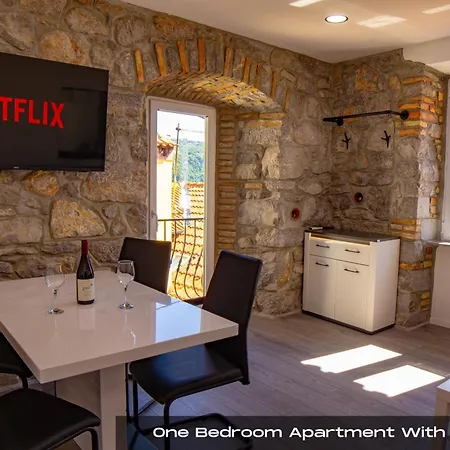 Volos, Roof Terrace, Sea View, Private Parking オパティヤ