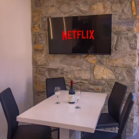 Volos, Roof Terrace, Sea View, Private Parking * オパティヤ