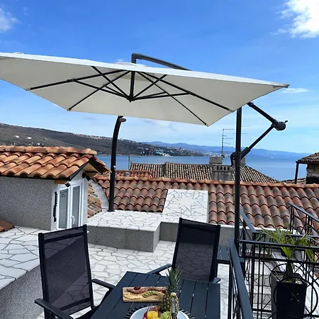 Volos, Roof Terrace, Sea View, Private Parking * オパティヤ
