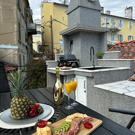 Volos, Roof Terrace, Sea View, Private Parking アパート オパティヤ