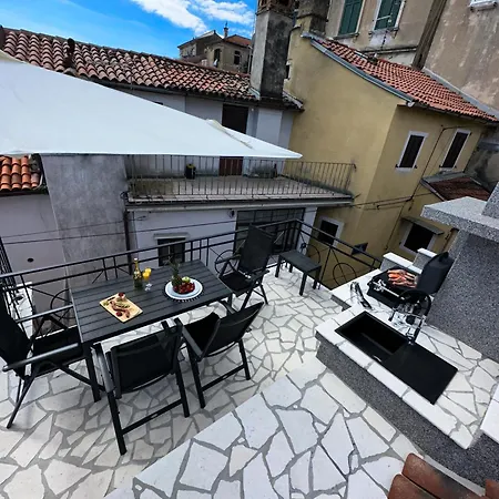 Volos, Roof Terrace, Sea View, Private Parking アパート