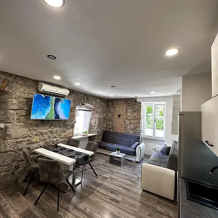 Volos, Roof Terrace, Sea View, Private Parking アパート オパティヤ