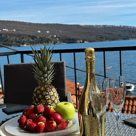 Volos, Roof Terrace, Sea View, Private Parking アパート *