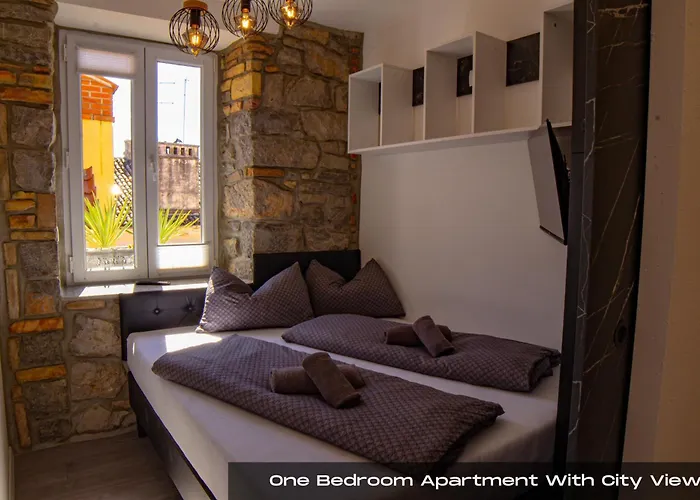 Apartment Volos, Roof Terrace, Sea View, Private Parking